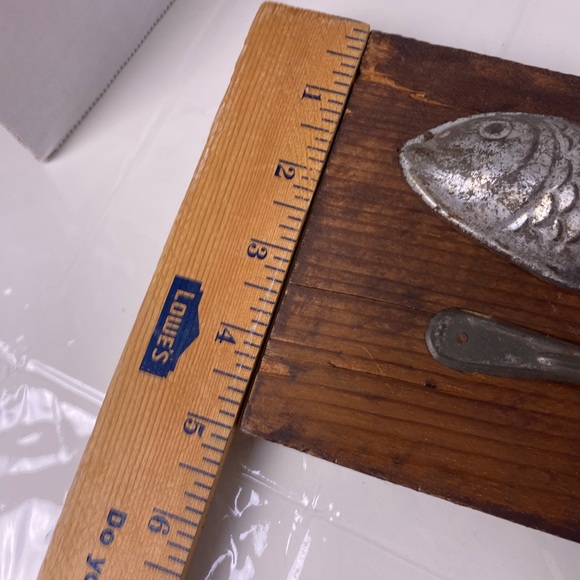 Vintage Rustic Antiques Bolds Wood Plaque - Picture 4 of 5